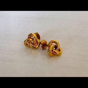 Gold knot earrings
